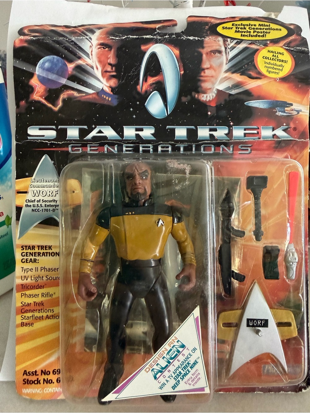 Star Trek Generations 5" Lt. Commander Worf Action Figure Playmates NIB
